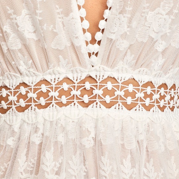 Lulus White Lace Short Sleeve Mini Dress XS 🤍 - Picture 4 of 10